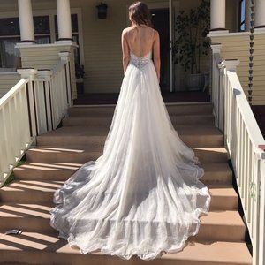 wedding dress UNWORN UNALTERED